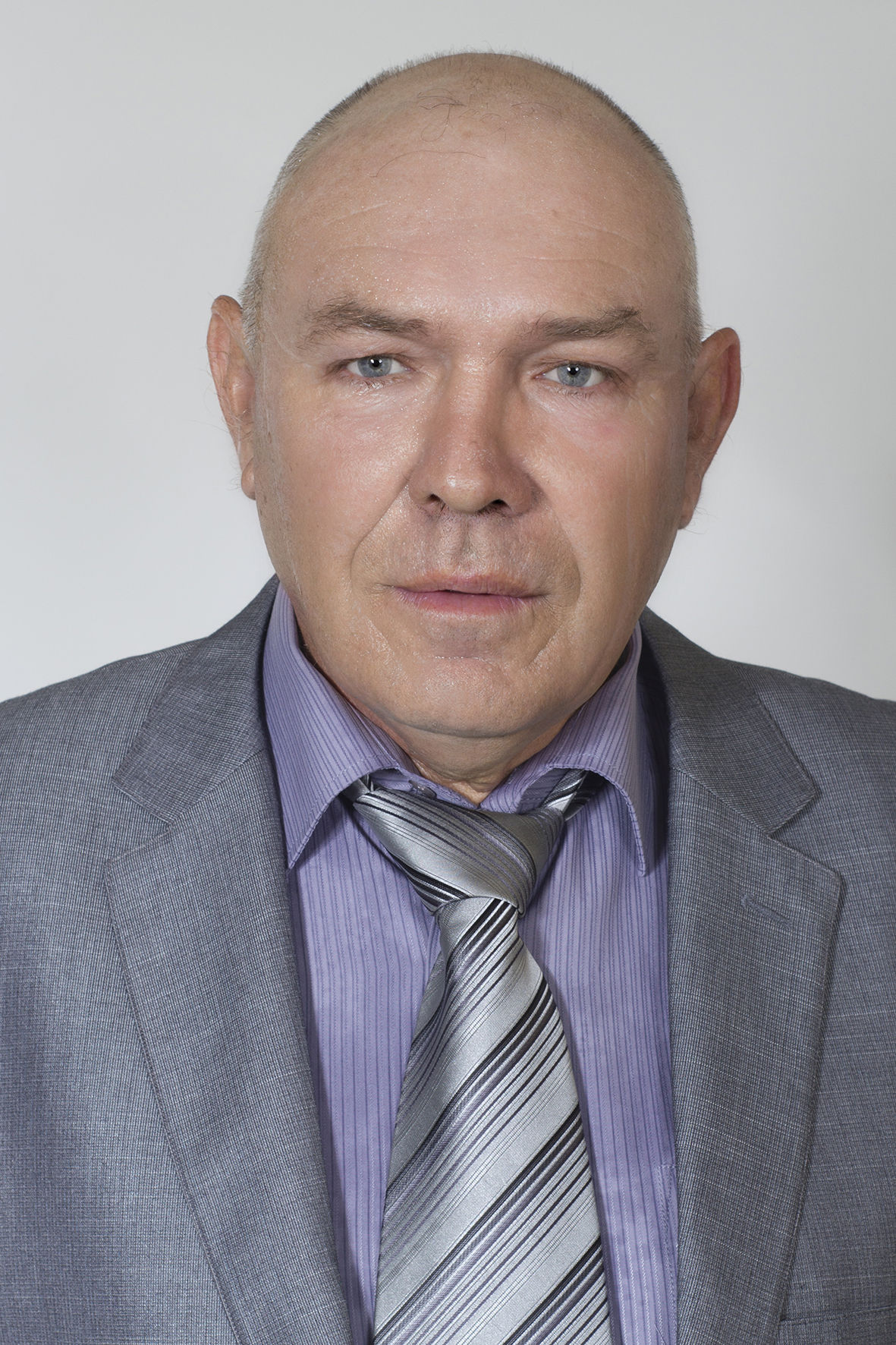 Земляной Геннадий Васильевич.